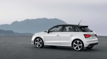 Белый Audi A1 Quattro на краю земли